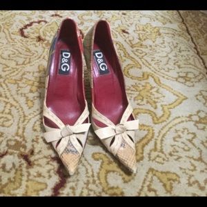 Dolce & Gabbana beige pumps, size 7.5